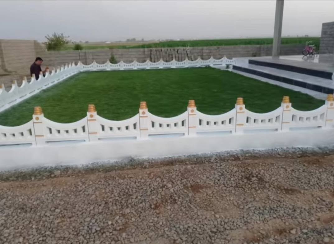 السلام عليكم يتوفر للديكور حدائق وأسعار مناسبة استفسار مراسل الصفحة او الاتصال على الرقم التالي *********** فقط صار القطعه( بألفين وربع )
