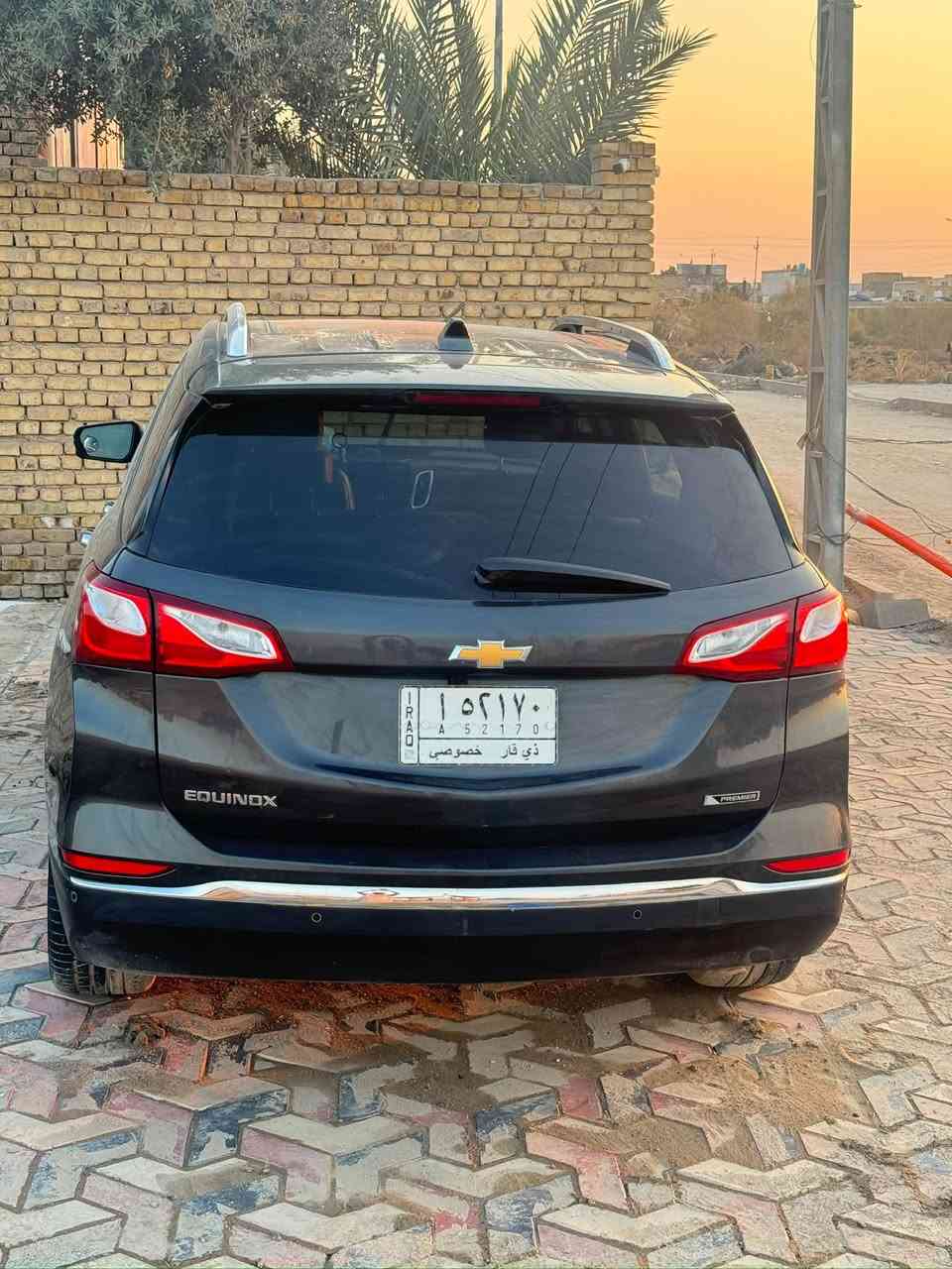 130وبيها مجال بيع او مراوس
اكوينوكس 2018 ذي قار حره ماشيه 100km 
 تبديل ((بنيد فقط))  مكينه 1500تيربو 
 برميرر الفولل بنورامات اربع كامرات رادارات ويل 19 جلد كراسي كهرباء تدفئه تبريد ذاكرة خزن كرسي السائق وهواي
 مواصفات بعد البرمير تختلف
‎ذي قار /الشطره
***********
