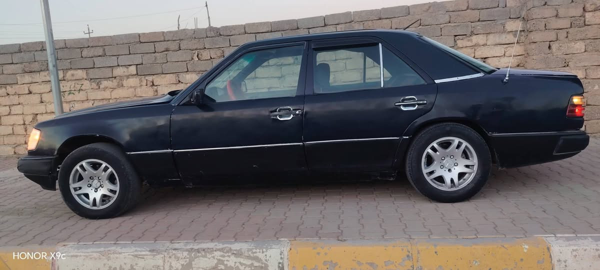السلام عليكم السعر ٣٨ اومراوس معه بي ام ٥٢٥ لو هارتوب بطه بس نظيف مارسدس كير ومحرك بطه ٢ اونص شرط الفحص سنويه صار شهرين من نفذت مشروع وطني شرط الوكاله والتحويل لايت زنون عالي ناصي والباقي جدام العين مكانه الشرقاط الخصم ***********
