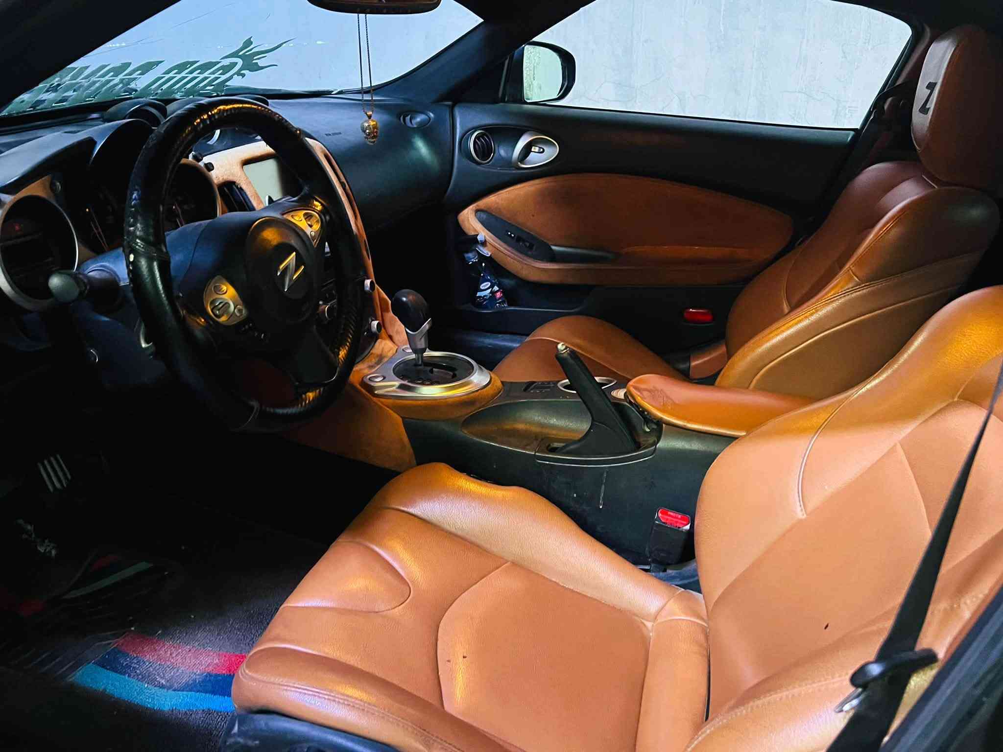 🚘 نيسان Z | Nissan Z
🔹 موديل 2014
🔹 ماشيّة 45 ألف ميل
🔹 السعر: 108 ورقة وبي مجال بسيط 
🔹 المكان: كربلاء

✨ المواصفات:
• داخلية جديدة ومفولة
• كشنات جلد
• تحكمات كهربائية
• كشنات هيتر 🔥
• شفتات
• كامرة خلفية
• بلادي كير
• مكينة عالفحص
• سستم سماعات
• شاشة لمس
• داخلية مشمشي
• كزوزات بورلة
• ريمونت
• تخم تايرات جديد
• سبايدر شوت رياضي

🛠️ الحالة:
السيارة بيها 4 قطع شخوط ومصبوغة، مو ضربة.

🔥 سيارة نظيفة وجاهزة 🔥

📞 للاستفسار:
***********
***********

