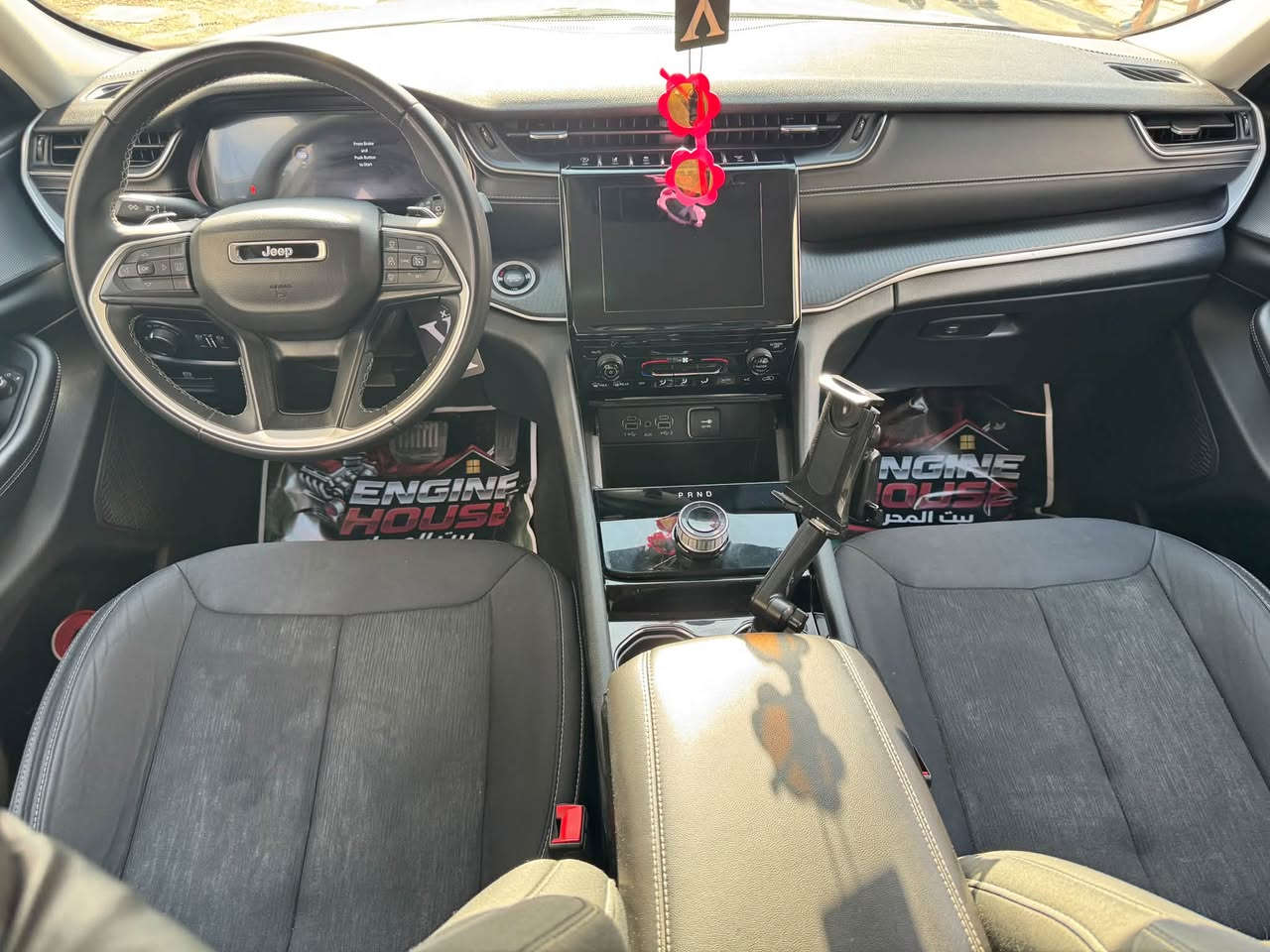 جيب كراند شيروكي فئة لاريدو موديل 2023 5 راكب ماشية 70 الف km
المواصفات:
مقعد السائق كهرباء/شاشة كار بلاي/كير ماوس هاند /بريك بصمه/تحكم ستيرن/خروج عن المسار
تحكم تبريد شاشة/تبريد قطعتين/شفتات ستيرن
مثبت سرعة كروز/رادار مدى بعيد وقصير
لايت زنون/  وباقي المواصفات المعروفه
 حادثها جاملغ خلفي وربع صندوق فقط بدون ايرباك بدون دواخل صور الحادثه مرفوقه 
بارد في الباب الخلفي الايمن   وبارد في الباب الامامي الايمن 
مكان السيارة / بغداد 
السعر 27,500$
 للتواصل / ***********
