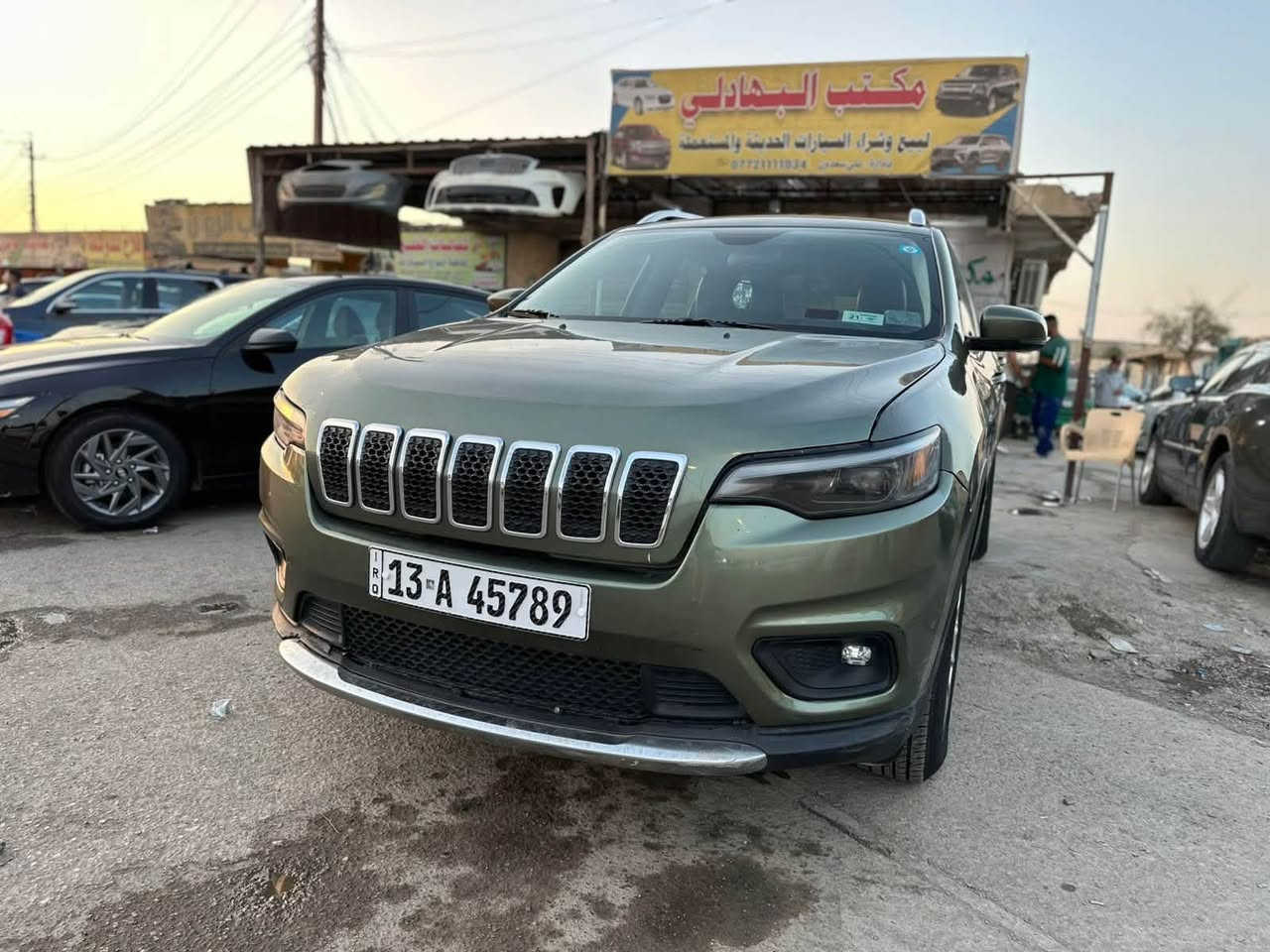 للبيع جيب بزون 2019 لاتليود بصمه جلد شاشه جبيره كشن كهرباء فور ويل سنويه جديده حادث مرفق بدايت البنيد وجاملق مكاني العماره مكتب البهادلي السعر 125 ورقه ***********
