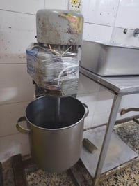 خلاط حمص • ٢٠ لتر • صناعي