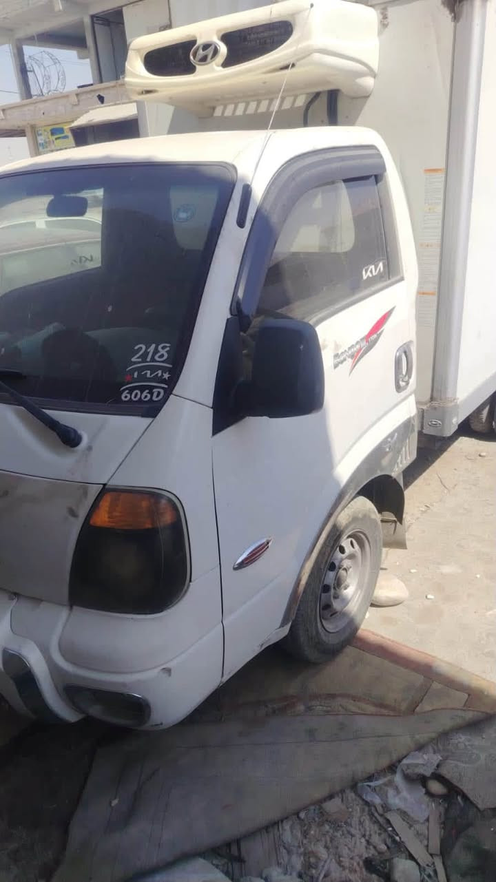کیابەڕاد
مۆدیل٢٠٠٨
مەکینە ٣٠٠٠
بەڕاد تەجمید بەشەرتی ناقس ١٥
سەیارەکە تەنیا بۆنیتی بەبیلادی گۆڕاوە 
تازە مەکینەی گۆڕدراوە
هەمو قەلبی بەشەرت 
سەنەویی تا ٢٠٣٠نوێە 
سعریی ١٢٥وەرەقەو معامەلە 
***********
