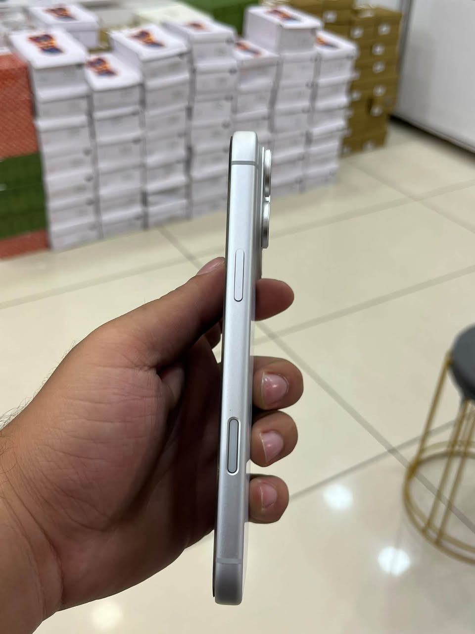 ايفون ١٧ برو ماكس لون سلفر
ايسم  
ذاكره ٢٥٦ 
بطاريه ٩٥ 
كامل ملحقات  كارتونه وكيبل
الجهاز نظافة ١٠٠٪؜ 
 كربلاء للستفسار  واتساب 
***********
