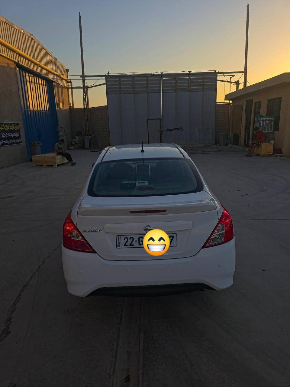 نيسان سني هندي بليته زركه موديل 2019
ماشيه ١٨٢ مابيها اي نقص كامله من كلشي 

بيها بارد ب جاملغ الامامي وصفحه الصدر بارد بين البابين بسيط 

اي تبديل مابيها رصعات بسيطه بس 

السعر 97 $ بيها مجال بسيط
التواصل   ***********
