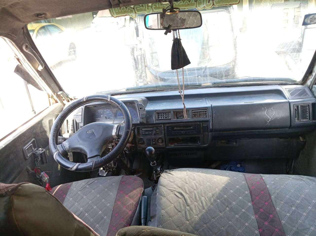 سلام عليكم كيا بستة البيع موديل 95
محرك يصرف نضيفة الرقم انكليزي سنوية 28 كير تايرات اكسنات نضيف الكية نضيفة  السعر ٣٠ورقة وبيهة مجال المكان بغداد حي الجهاد شارع ٩٥ اتصال***********
