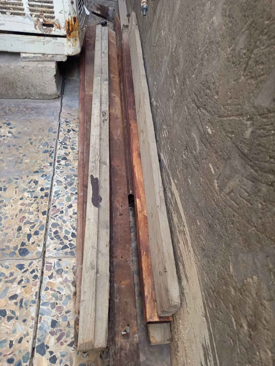 السلام عليكم جينكو مستعمل عدد 6 جينكوات ثنين 6مترات والباقي 3 متر مع شخاط عدد 6 على 3 مترات السعر 60 الف عنواني المحمودية حي الجزائر وهذا رقم الهاتف *********** محمد ابو علي
