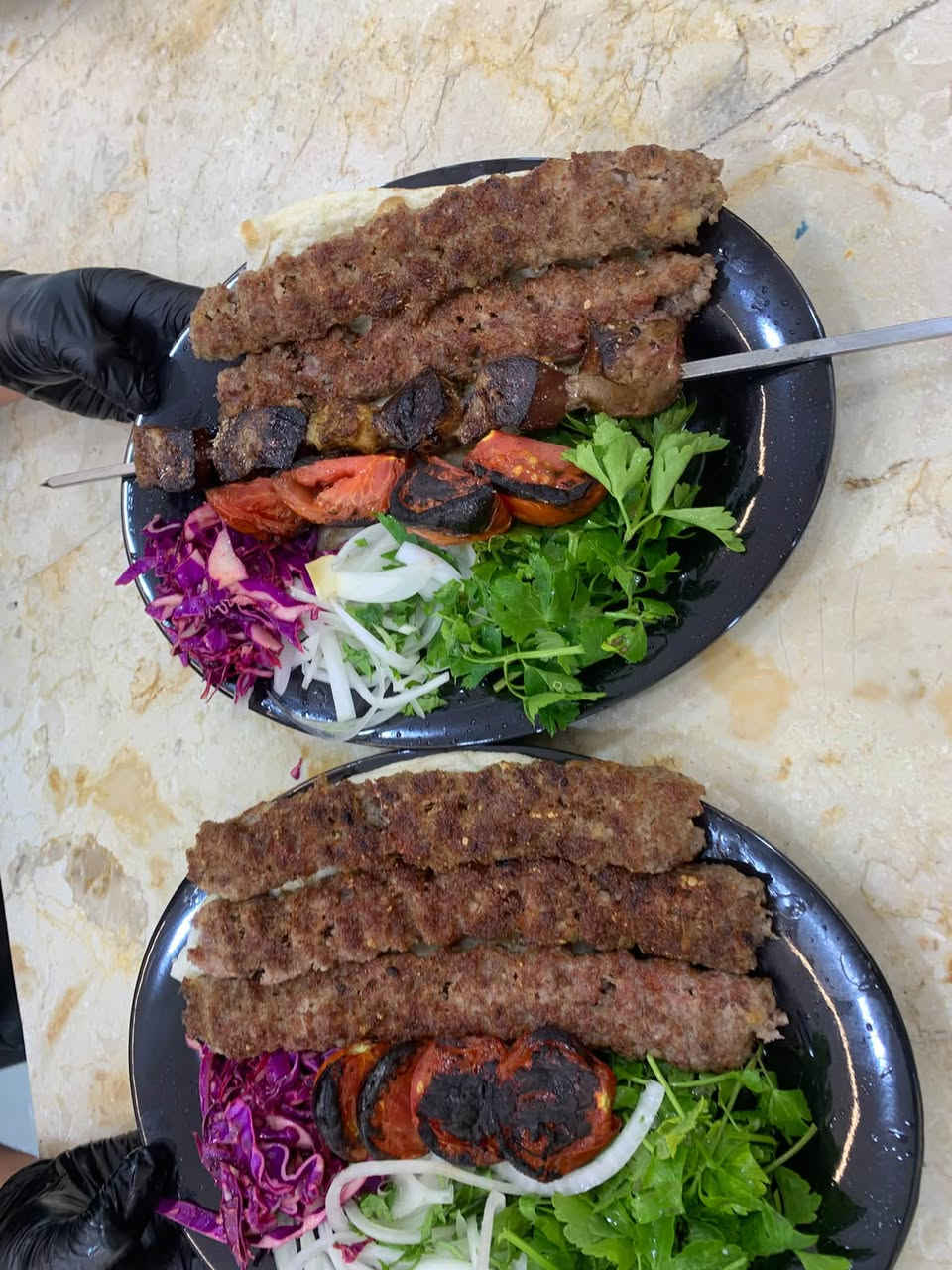 @إشارة. 
قصابه ومشويات
الحمداني  
العنوان كورنيش
الحويجه رقم الحجز 
***********
