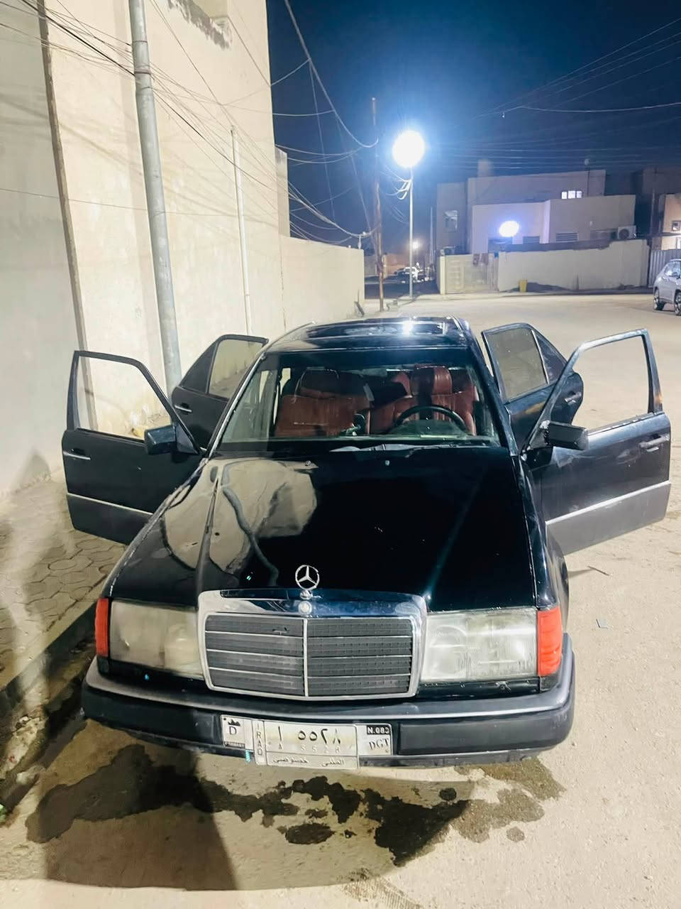 مرسدس دب للبيع مديل 1989 مكينه فيفيتي 2500  بدون تنقيص  وتبخير كير جديد سنًويه
ل28 سياره كشرها نضيف كشنات جلد تبريد عايزغاز المكان 
سماوه ….رقم للستفسار ***********
السعر 50
وبيها مجال لل شراي
