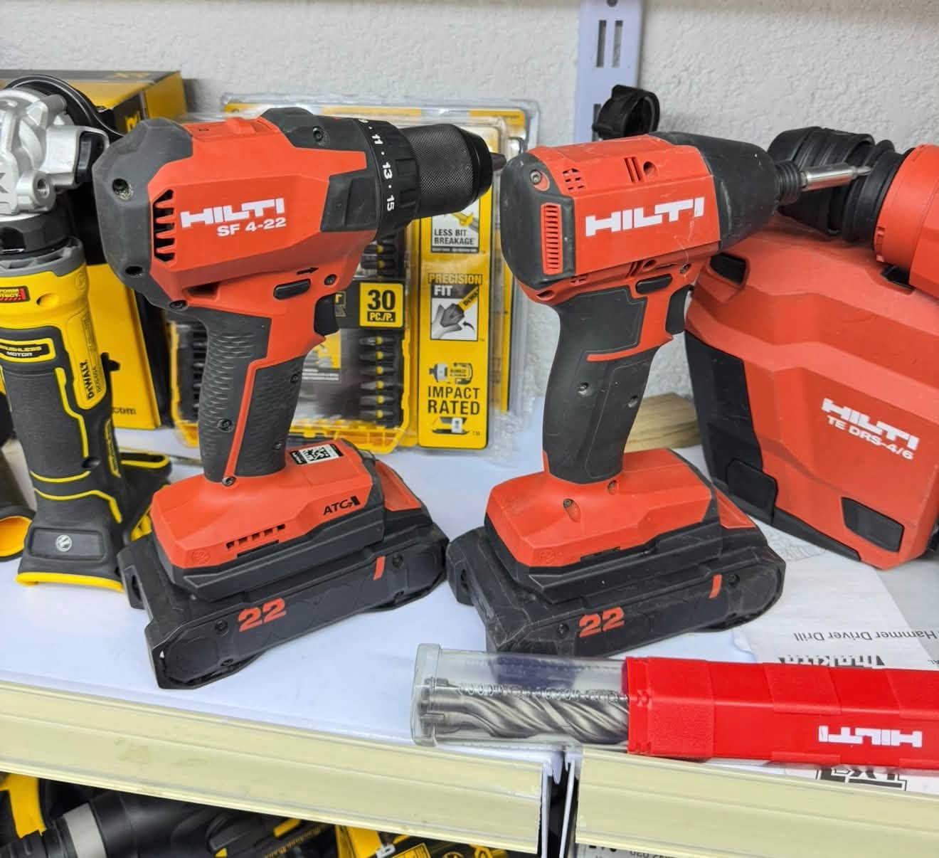 سلام عليكم اخوان 
متوفر العملاق HILTI هيلتي نورون 
اخوان الشراي ايراسلتي خاص 
توصيل متوفر 
*********** واتساب
