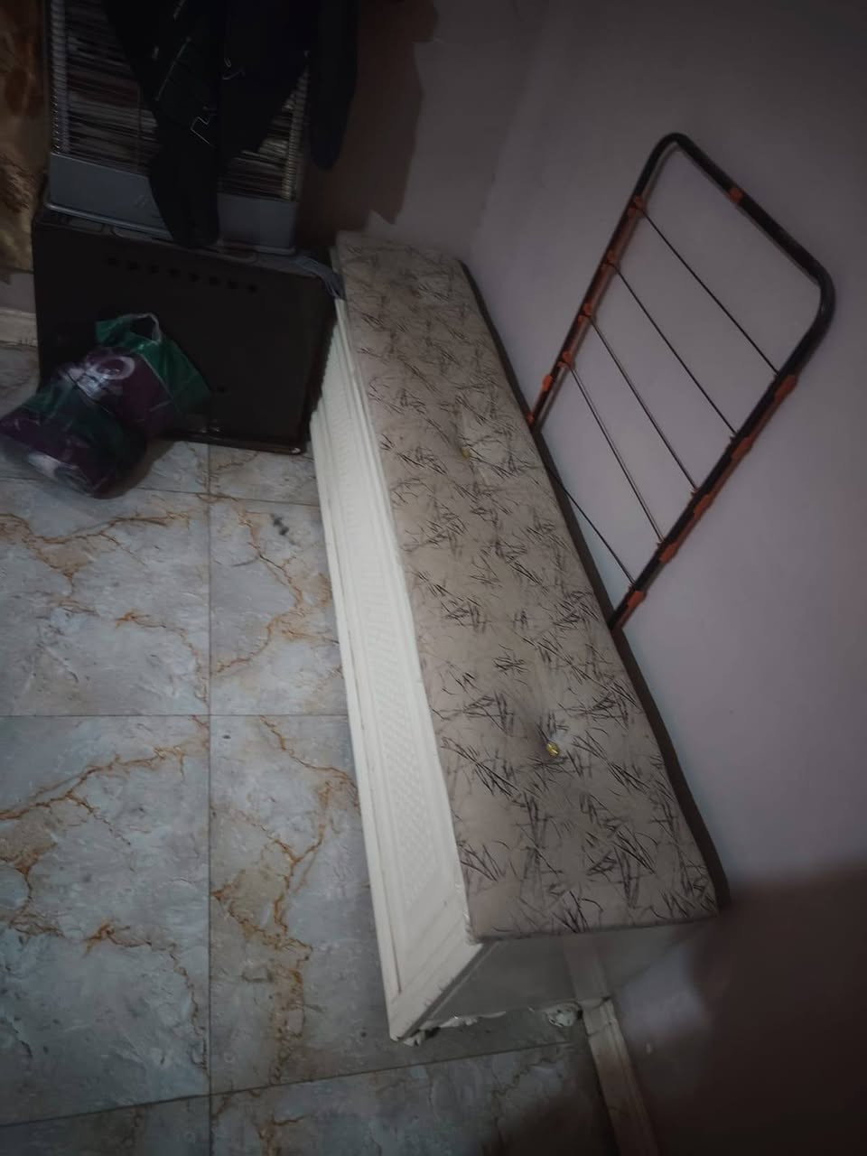 غرفة نوم ١٠ قطع عراقية إستخدام ٦ أشهر البيع سعرها مليون و ٢٠٠ الف مكاني مدينة الصدر الورفلي*********** واتساب
