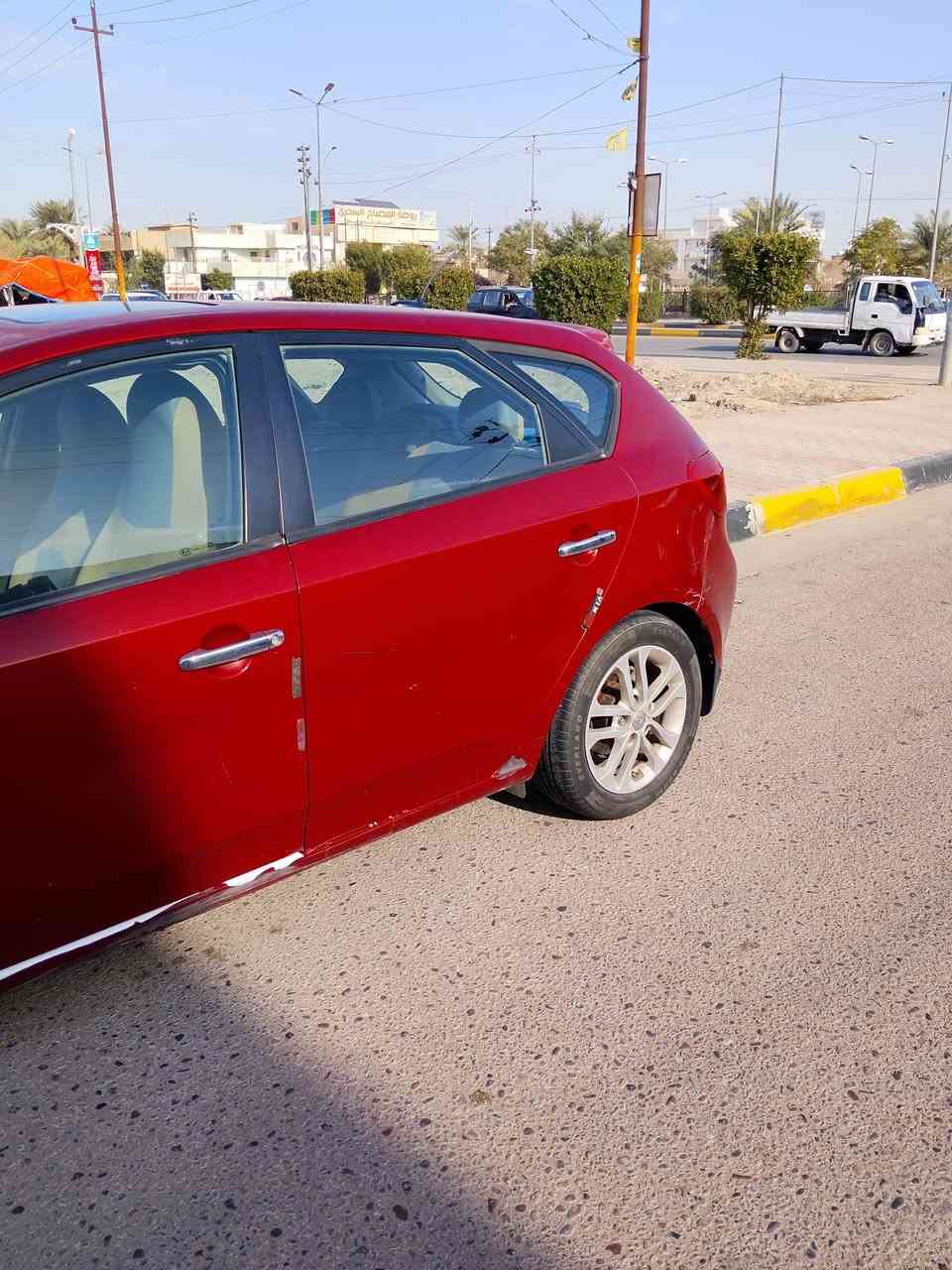 سلام عليكم سياره فورتي موديل 2011 امريكي حادثه جاملغ ايمن بدون دواخل ومبدل باب امامي ايمن بيه جراد بسيط محرك 2000دوش مكفوله من العيب الشرعي والصبغ حداديه كامله كير سليم السياره جاهزه وحلوه مال جناي بيه نواقص بسيطه السعر 80ورقه لاستفسار الاتصال بالرقم ***********

