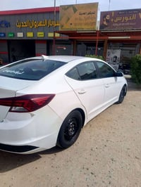 النترا 19 بغداد حرة ماشية 130  حادث خلفي بسيط بجم كبس مكان بغداد  السع...