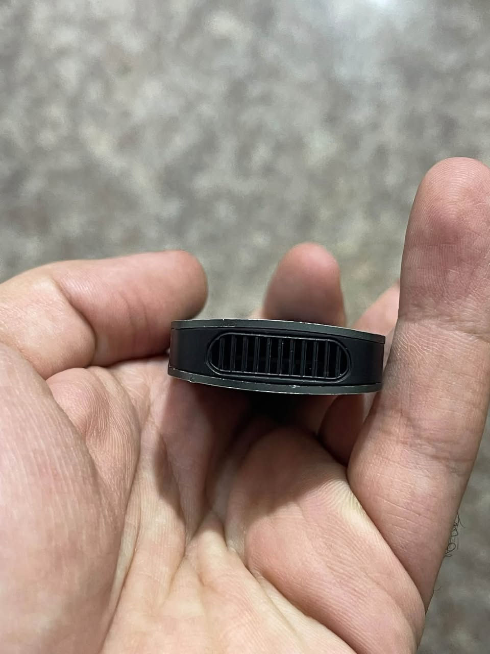 هارد ssd خارجي لبيع واحد تيرا نظيف جداً مستحدمه مرتين او ثلاث
واتساب ***********

نص مكتوب في الصور:
- BULLET FAST DATA STORAGE PORTABLE SSD 1TB Interface : Type-C NAND Flash : 3D TLC Sequential Read (Max*) : Up to 500MB/s Sequential Write (Max*) : Up to 450MB/s Operating Temp : 0°C to 70°C Storage Temp : -20°C to 75°C Warranty : 3 Years