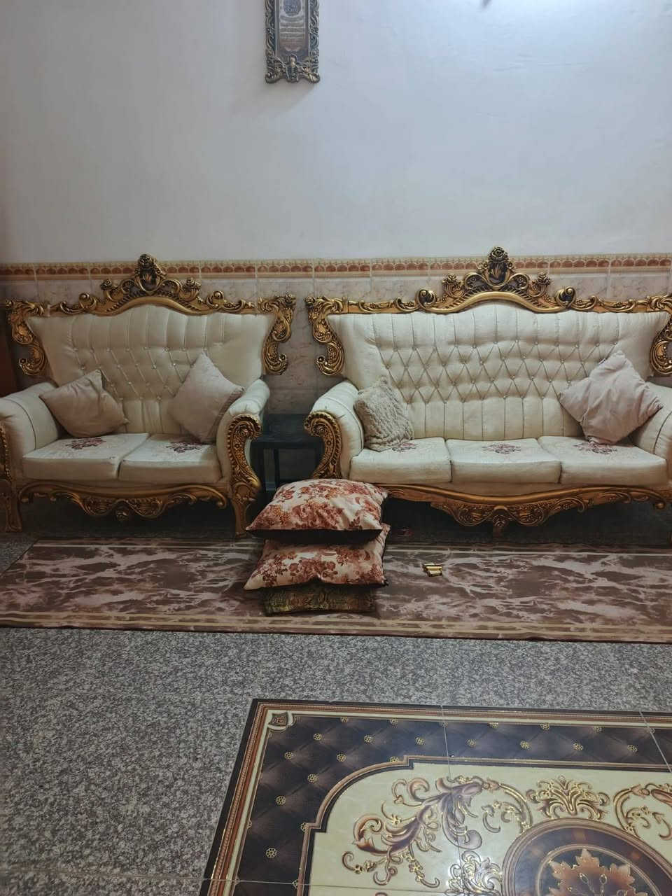 تخم ملكي زان 10مقاعد نظيف جدا مابيه اي ضرر السعر 350وبيه مجال الاستفسار (***********) كربلاء
