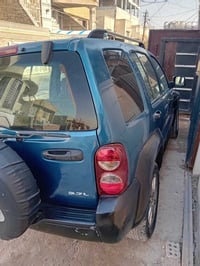 جيب ليبرتي  2006 حجم المكينة 3.7  v6 مكينة گير كفالة  مكفولة من الضربة...