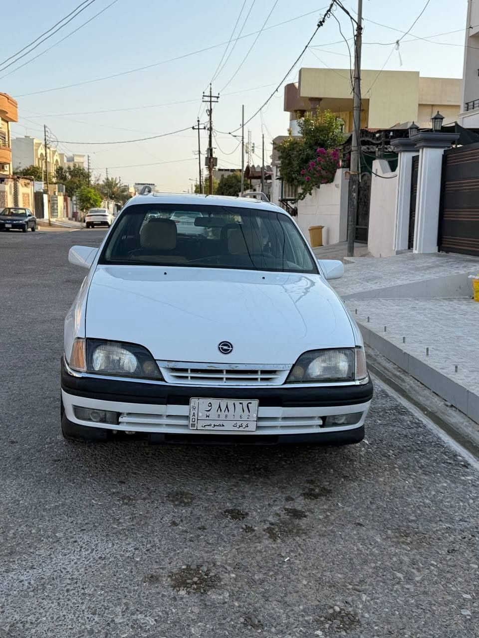 اوبل اوميكا استيشن موديل 1992
حجم 20 بلاد 
كير عادي 
رقم كركوك 
كير محرك بالشرط 
سقف سلايد 
باور استيرن 
ABS
سياره نظيف مال بيت 
خياسات معمره كلها  
بدون ضرر 
فقط بدنه اماميه مبدل 
صور موجود عندي قبل تعمير 
مكان كركوك 
سعر 27 وبي مجال بسيط الشراي يتصل 
*********** كركوك, العراق

