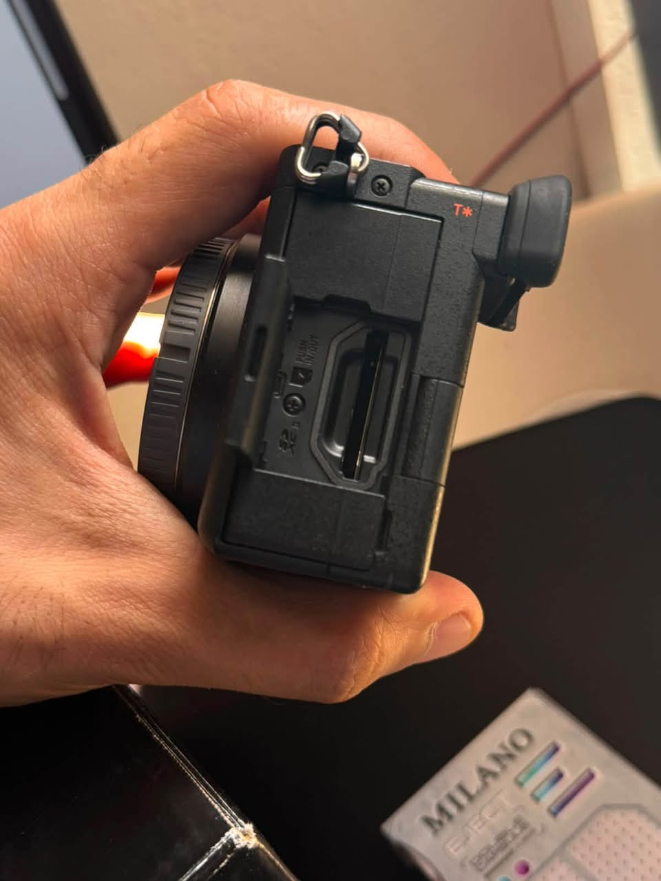 Sony a6700 
شتر ١٧٠٠ صوره شبه جديد

١ باتري شركه و كرتون موجود

 سعر مليون و ٥٠٠ الف 

وتساب ***********
