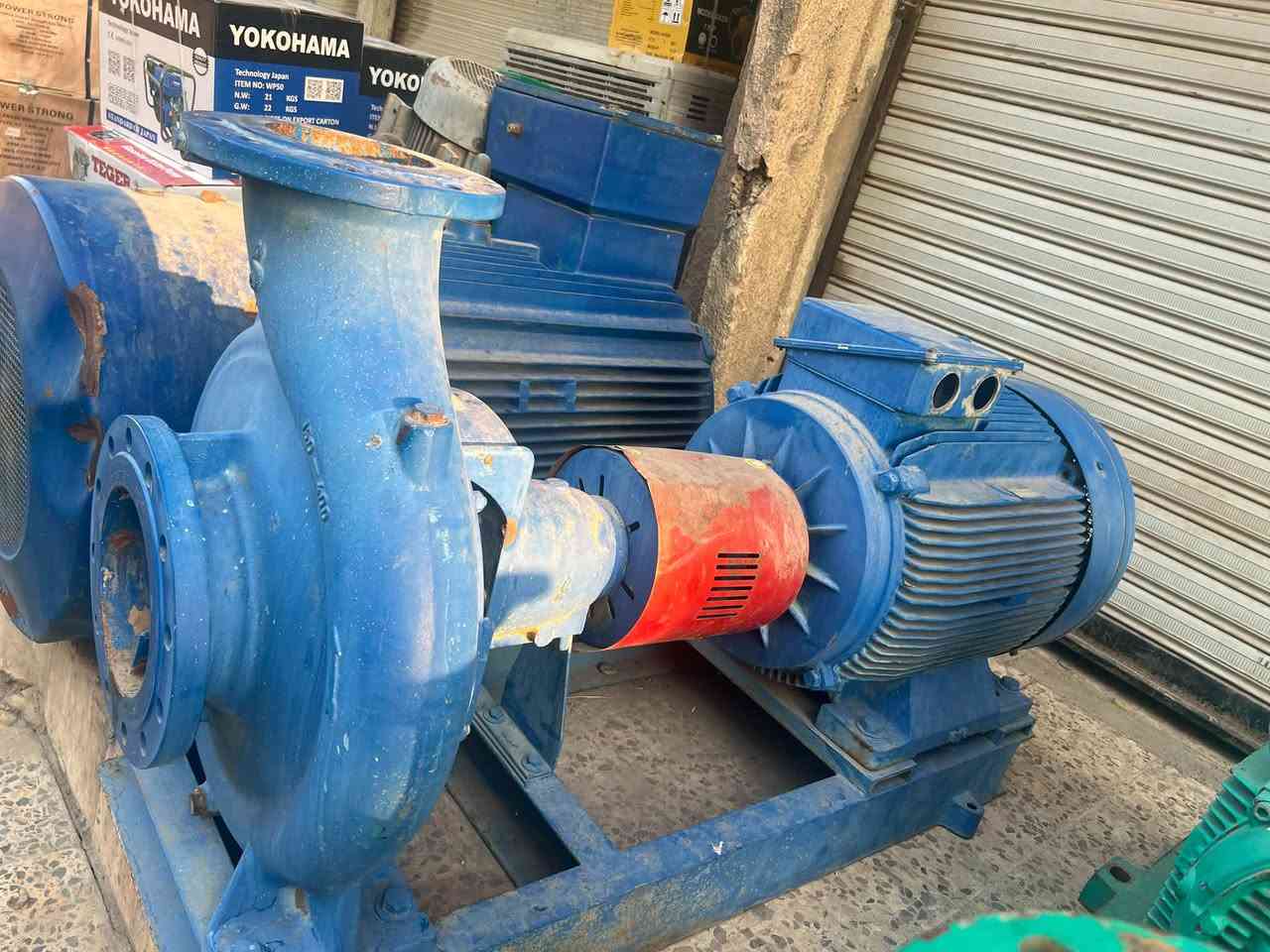 للبيع مضخه 125 احصان تركيه 8X6 هيت 60 وكيو 320 ضغط عالي العنوان سامراء رقم هاتف 📞 ***********
