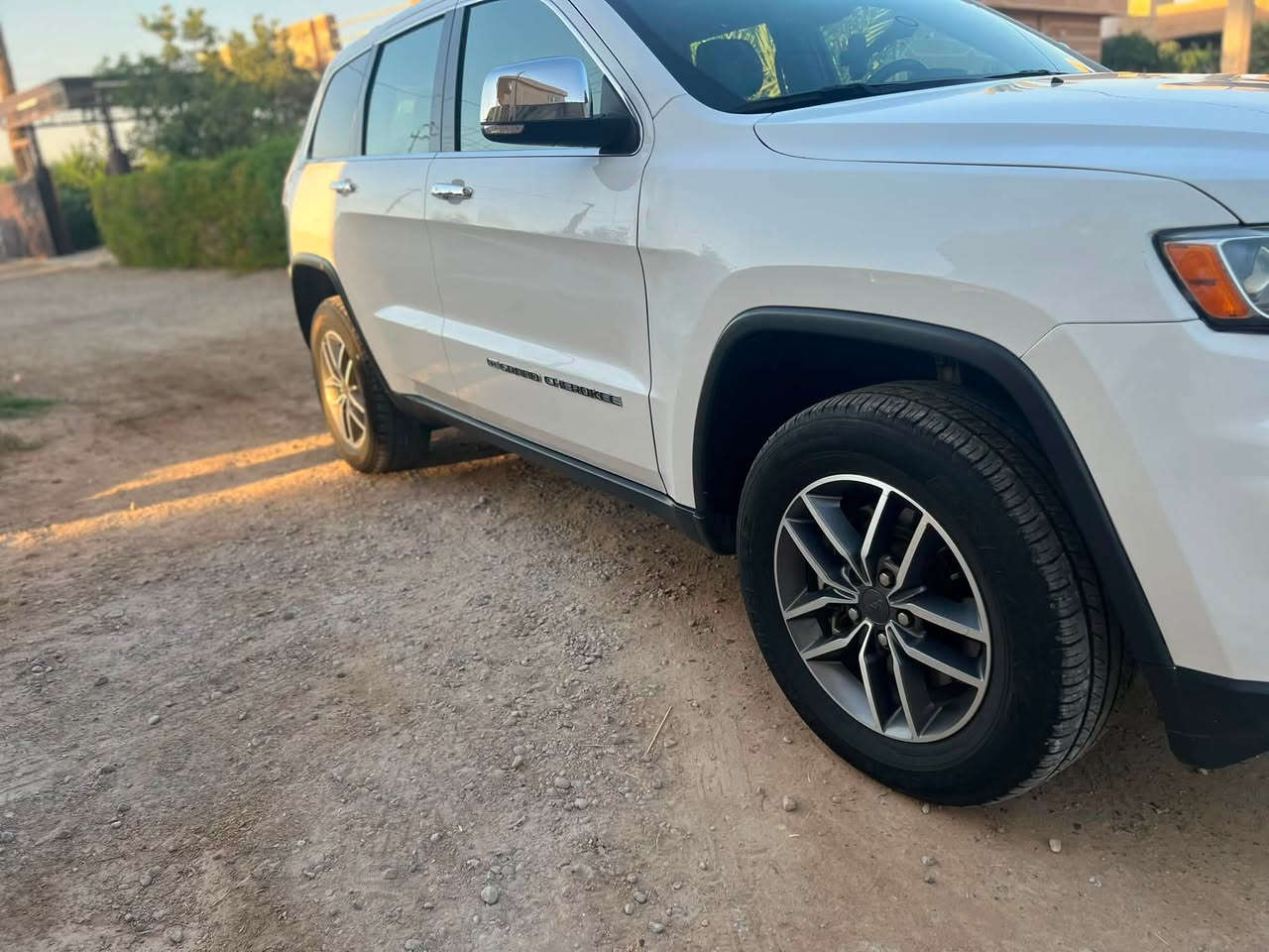 للبيع جيب جراند شيروكي 2022 WK 🇺🇸
🔹 محرك 3.6 V6 Pentastar
🔹 4×4 دفع رباعي
🔹 قير أوتوماتيك 8 سرعات
🔹 قوة 293 حصان
🔹 لون أبيض لؤلؤي 🤍
🔹حادث السياره موضح بالصور
🔹 السيارة نظيفة جداً وحالتها ممتازة
🔹 استخدام شخصي
🔹 جاهزة للفحص من قبل المشتري

رقم الهاتف
***********
