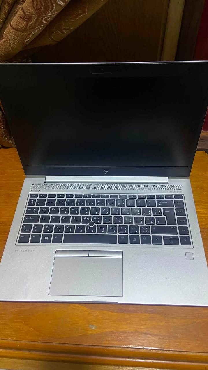 السلام عليكم
لابتوب EliteBook للبيع المواصفات:
المعالج: AMD Ryzen5 3500 pro 
الرام: 16 GB (قابل للتطوير)
كارت الشاشة: AMD Radeon vega 8 2GB
التخزين: SSD 256 GB
الشاشة: 14 انج full HD

معاها ملحقات ماوس وحقيبة والشاحن مالها

السعر 325
للتواصل خاص او الاتصال على : ***********
