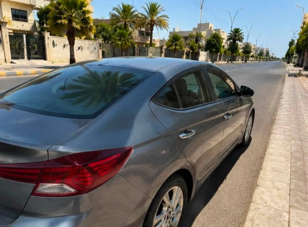 🚘 Hyundai Elantra 2020 | إلنترا
🔹 المكينه: 2000 دوش

🔹 الكير : AT المرغوب

🔹 قطعه وحده مال امريكا فقط البنيد 

🔹 الرقم اربيل الدولي والسياره بأسمي 

✅ شاشة وسطية

✅ كاميرا خلفية

✅ رادار امامي

✅ مثبت سرعة

✅ نظام مانع انزلاق ABS

✅ Bluetooth

✅ USB

✅ تبريد تدفئه شغال

كير مكينه كفاله 

السعر 130$ وبيها مجال 

***********

اتصال او واتساب

مكان السياره كربلاء
