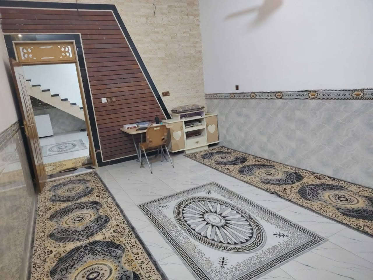 150 متر الواچه 7 ونص النزال 20 استقبال مطبخ حار وبارد وصالتين فوك وجوه وغرفه نوم وصحيات داخليه وخارجيه مناور مطلوب للاسكان تقريبا اقل ال 13تسديد الشهر 298 الاساس كونكريت والسقف كونكريت المنطقه مخدومه بلكامل ماء مجاري كهرباء مياه امطار ارصفه مقرنص تبليط مدراس كافة المراحل مركز صحي العنوان ديوانيه حي الزهراء البلوك الاول خلف المركز الصحي اي استفسار *********** 📍او زورو موقعنا مكتب عقارات الجوهره للتقصيد 📌 جمهوري قرب فلكه حمزه كسار 📍📌
