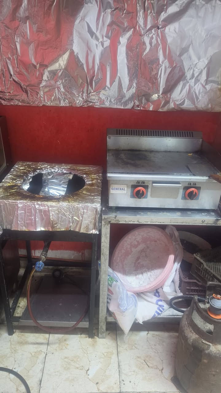 غراض مطعم  للبيع نظيفات باابو غريب 
اذا شلعه ابيعهن بسعر مناسب هم وجوه السوك
قلايه 4 مدافع حساس شغاله نظيفه
قلايه منضديه حوضين بدون حساس 
كرل منضدي قياس 90 سلستيل
حمايه كنتاكي 
حمايه تمن ريزو 
ميز مترتين عدد2
ميز متره ونص ايطالي ثقيل
سنك عادي
سنك مرمر
مجمده صغيره
ثلاجه 
سبلت طن ونص انفريتر استخدام شهرين
بوجه مترتين ودكت وساحبه 
بريمز طباخ ٣ عيون نظيف 
شوايه دجاج ٦ عيون وياها شياش وعكارب وطوبات
جلسات ٤
ميوزه ٢ كبار ٢ صغار + كراسي عدد٣
كرسي كاشير وميز كاشير
مبرده حديد
كشر مجمده
جدوره طبخ كبار وصغار ونواعم وبلانكات وهواي نواعم
***********
