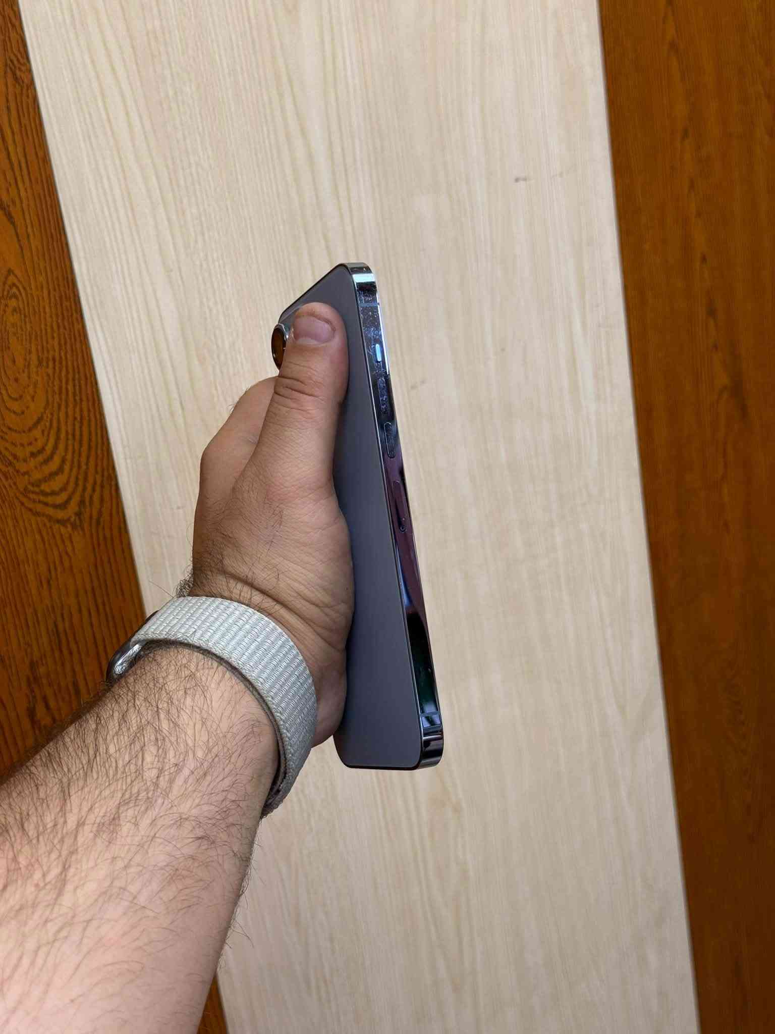 ✔️iPhone 13 Pro Max
ايفون 13 برو ماكس  بحري

ذاكره 128

بطاريه 76 شرط مامصعد ولا مفتوح 

نضافه الجهاز 100‎%‎ 

تك سيم 

نموذج m

موصل / حي السكر 

توصيل ماعندي

السعر 640 الف

 ماداخل اي صيانه وضع شركه اذا ماحبيت تاخذ الاحسن منه

***********
