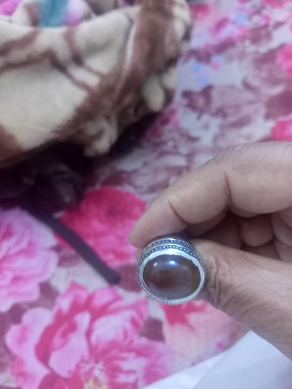 محبس • عقيق