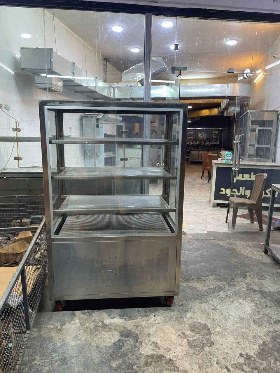 غراض مطعم كامل  للبيع مستعمل 3 اشهر فقط مكاني بغداد حي الجامعه
للاستفسار اتصال على رقم

***********
