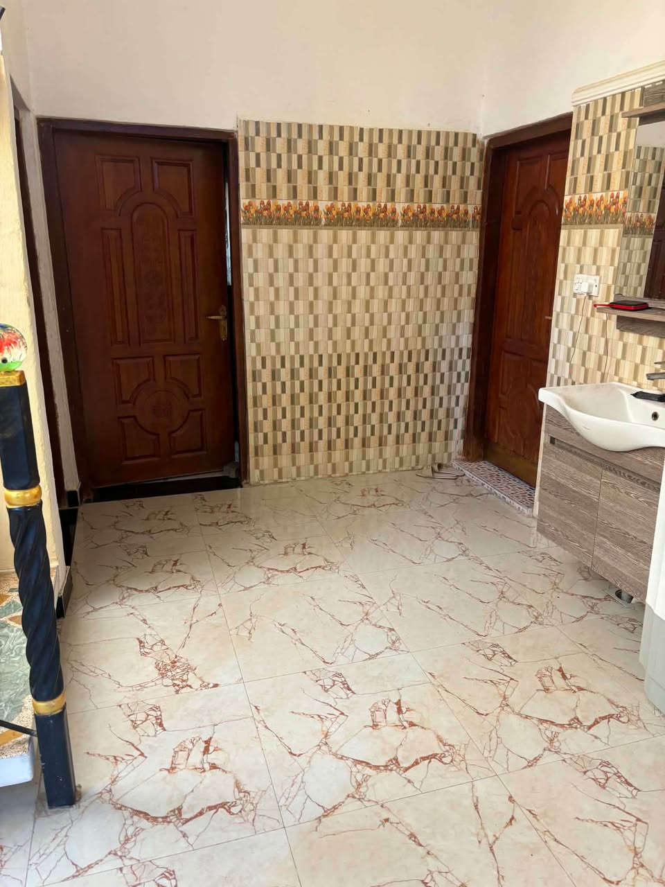 بيت ملك • ٢٠٠م • الحي العسكري