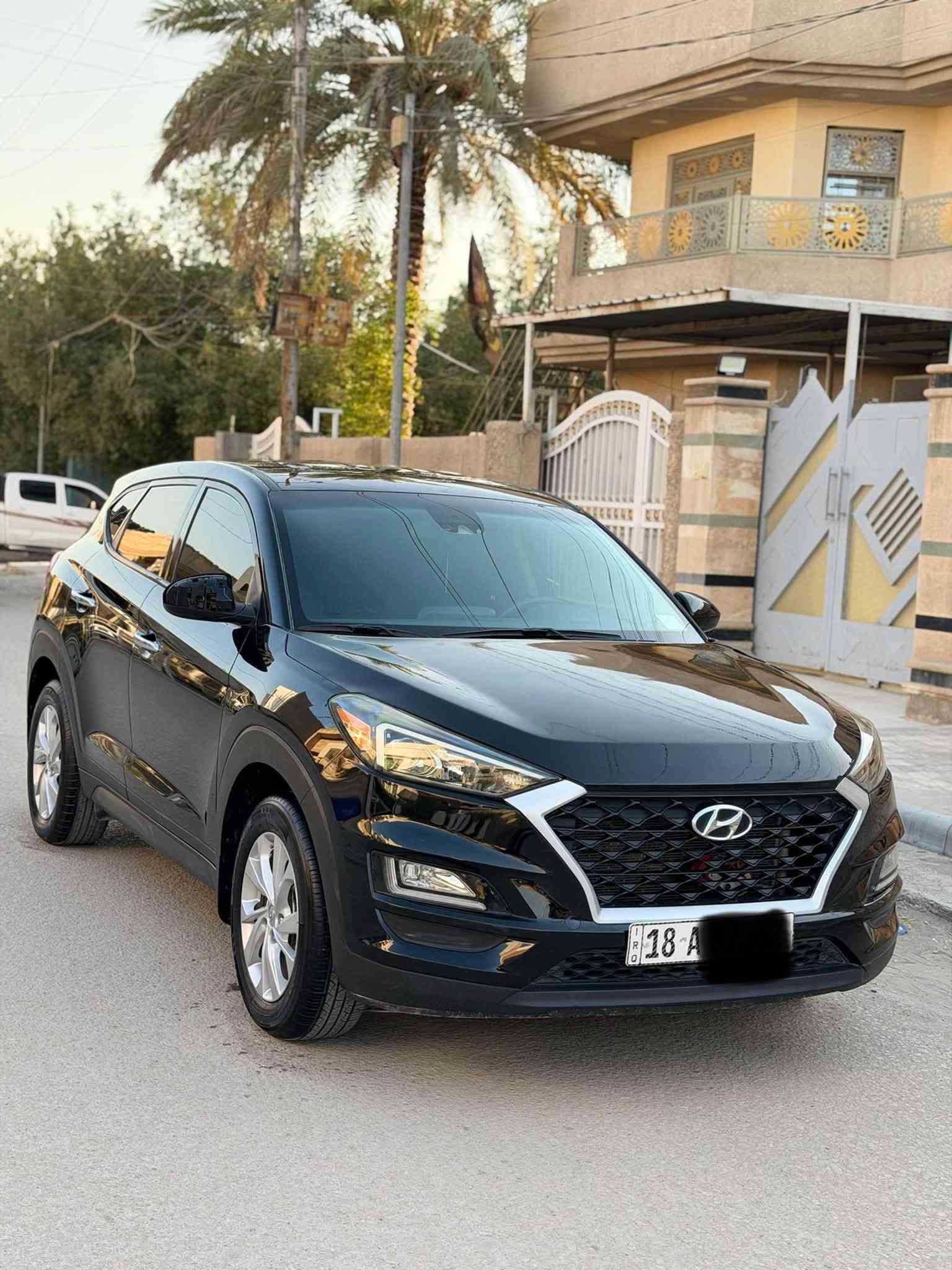 السلام عليكم توسان موديل 2019 وارد أمريكي بيها صبغ قطعتين بدون دواخل  محرك 2000  رقم بابل انكليزي بأسمي ماشيه 68 سعرها 135 وبيها مجال 
***********
