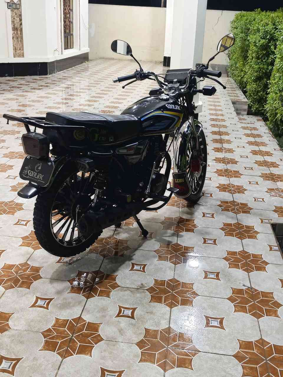 السلام عليكم للبيع موتور 25 بصمه تشغيل عن بعد دراجه شاشه مقفوله كفاله عامه السعر 875 بها مجال مكان جزيره الخالديه اتصال على هذا الرقم‏‪***********‬‏
