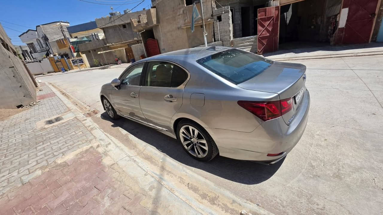 سلام عليكم لكزس لبيع او مراوس حسب قناعتي
موديل ١٥فول مواصفات 
تشغيل بصمه 
٤باب بصمه 
حساسات امامي خلفي
كشنات كهرباء 
كشنا خزن
كشنات جلد 
كشنات تبريد 
كشنات تدفئة
برده خلفي 
اطيارت ٤ جديد 
تحكم ستيرن +شفط
فتحه سقف 
لايت زينون
محرك ٦بي شرط وكير كفالة 
تبريد شغال 
بيه ٤قطع صبغ بدون تبديل ٣قطع امامي +باب سايق
بدون ارباك سعر ١٣٠ بيه مجال 
عنوان طوزخورماتو او كركوك
رقم اربيل تريد تحويل او وكاله ***********
