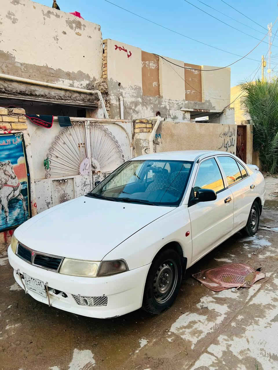 السلام عليكم لانسر 2001 مكينه 1600 لاتبخير ولاتنقيص تبريد ثلج تدفئه شغاله مصبوغه حزام جماليه رقم بغداد مداور ثاني يوم مكانها ديوانيه سعرها 47 وبيها مجال للشراي ***********

