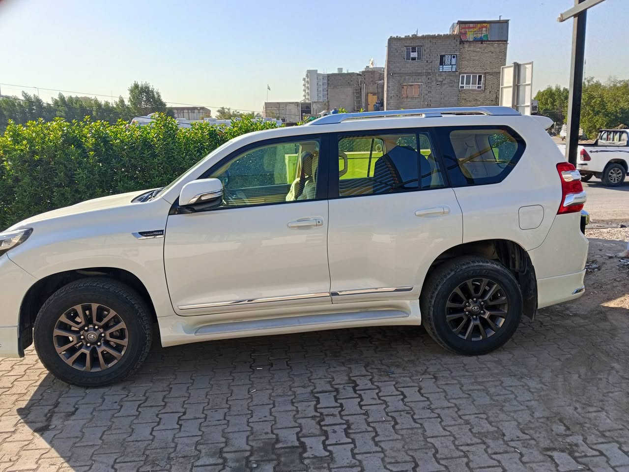 برادو للبيع موديل 2017 موصفات vxr فول مواصفات رقم اربيل بسمي السعر 325مكاني بغداد رقمي *********** ماشية 94الف
