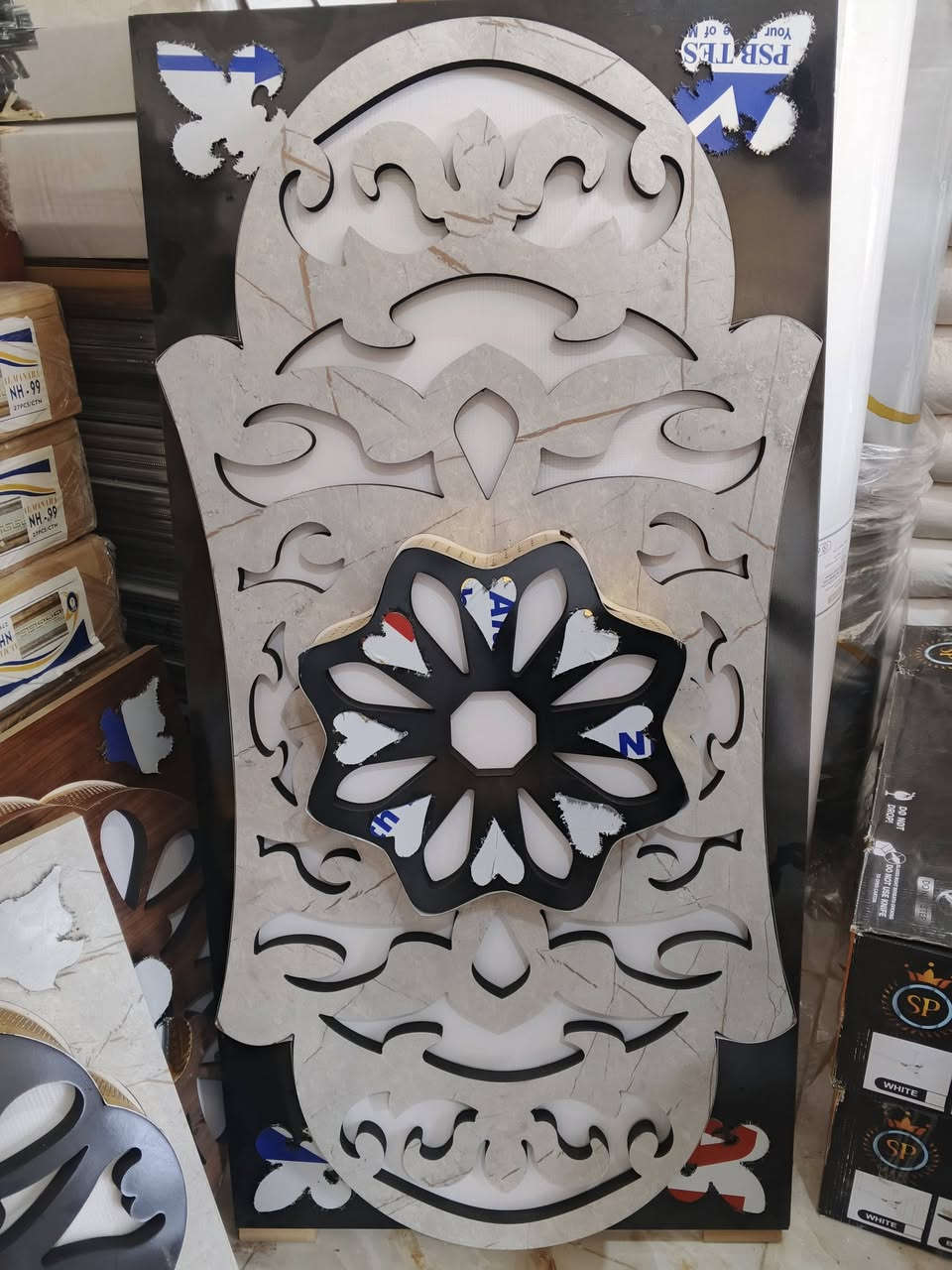 تم بعون الله تعالى
 وصول وجبة جديده من السقوف الثانويه والجبس البورد والبلاستك بانواع مختلفة، والديكورات، والانارة بانواعها، والثريات الكرستال، و بديل الرخام الجداري، و البنكات السقفية، وبنلات بأنواعها،. ويوجد لدينا كادر عمل متميز بأسعار مناسبه 

العنوان: حديثه. بروانه. حي الشرطه. مجاور مدرسة عين العرب 
الاتصال على:***********
