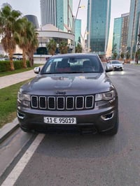 جيب گراند شيروكي موديل 2020  محرك V6 3600 السياره نظيفه كير ومحرك مكفو...