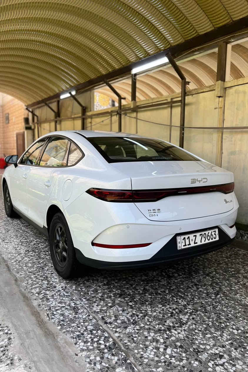 بي واي دي كن بلاس 2025 رقم بغداد تحويل مباشر
BYD Qin Plus 2025 
(( داخل ابيض )) 🔥🔥
ثلاث انظمه  (( بانزين - كهرباء - هايبرد ))

المواصفات معروفه فوول 
السيارة على وضع الزيرو كفالة عامه 
مجموع المسافه المقطوعه 8 الاف فقط  🔥🔥

السعر : 19.900 تسع عشر مليون وتسع مائه ألف دينار 
للاستفسار : *********** 
العنوان : بغداد
