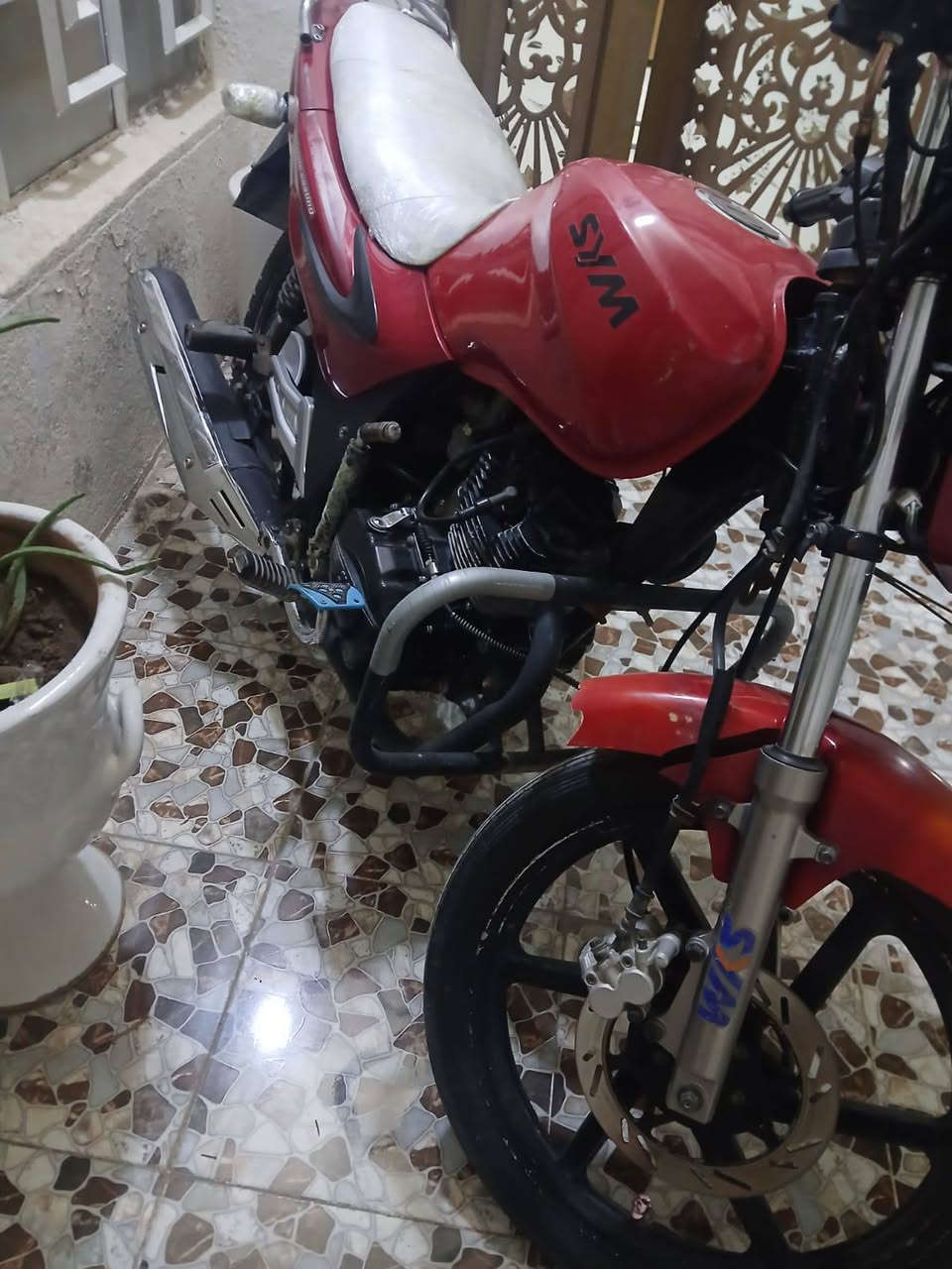 سلام عليكم 
سايم كير 2019
150
 الموطور نظيف ومرتب وما طارك اخو جديد 
 محركها كلش نظيف وما مفتوح و اخرس مينسمع شلعه ومعدل 

مكمرك و اوراق كامله 
 سعره مليون وبي مجال حك جيه  
 للتواصل والاستفسار الاتصال على الرقم التالي *********** أو مراسله الصفحة
