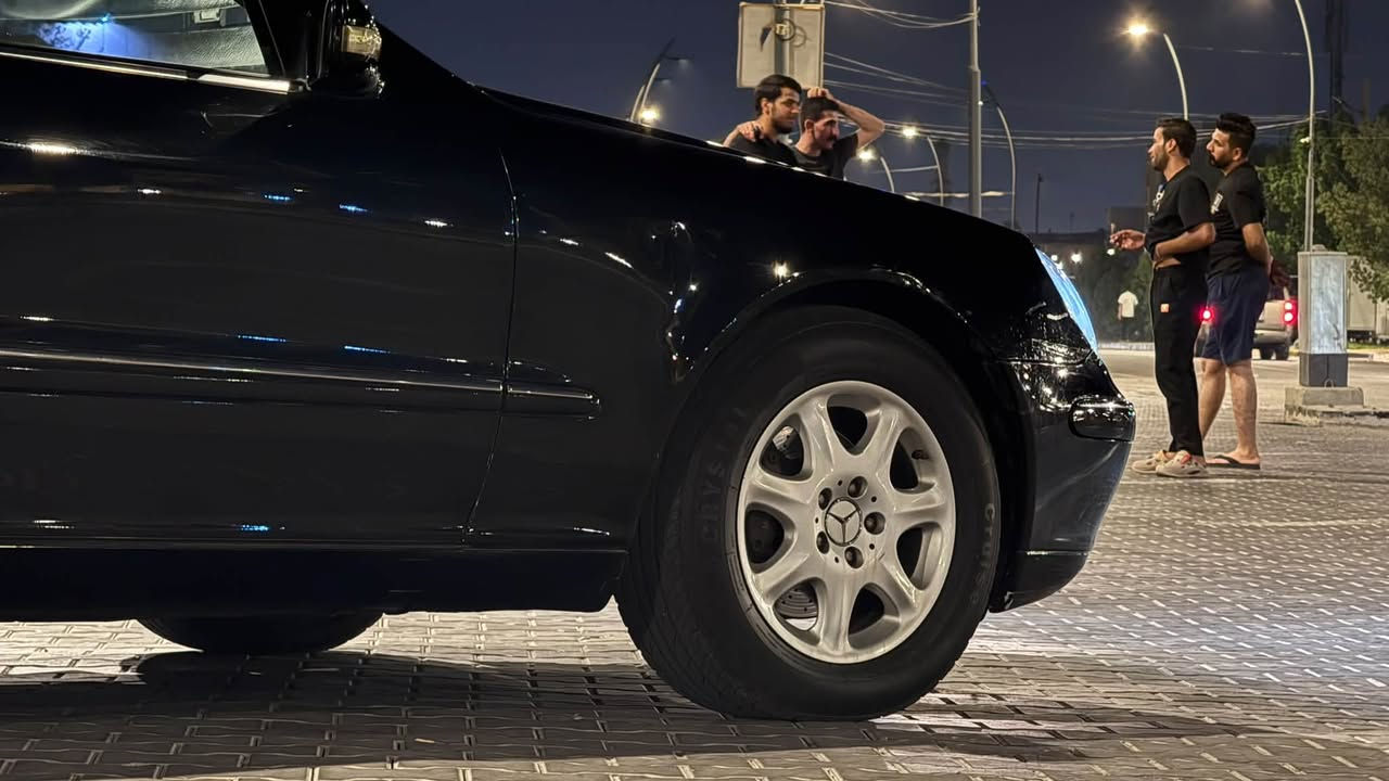 سلام عليكم.
غواصه ٢٠٠٥ عليها ارقام ٢٠٠١  سياره كفاله يابان وأعراق  s350 v6 مكانها بصره 
***********
