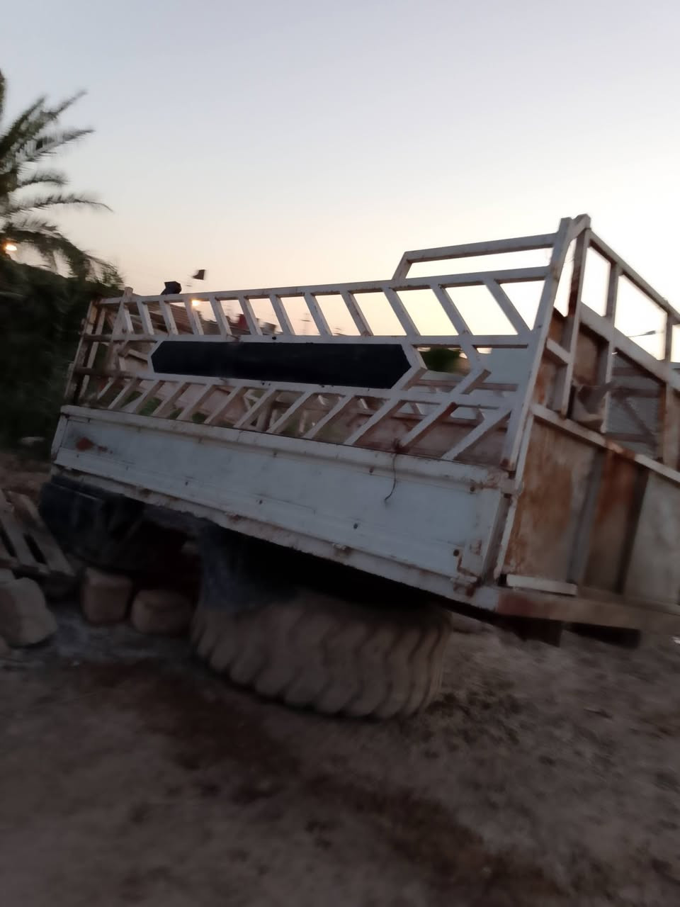 سلام عليكم للبيع بدي داينه طوله 3ونص بدي جاهز مكاني البصره القرنه نتصال عله الرقم ***********
