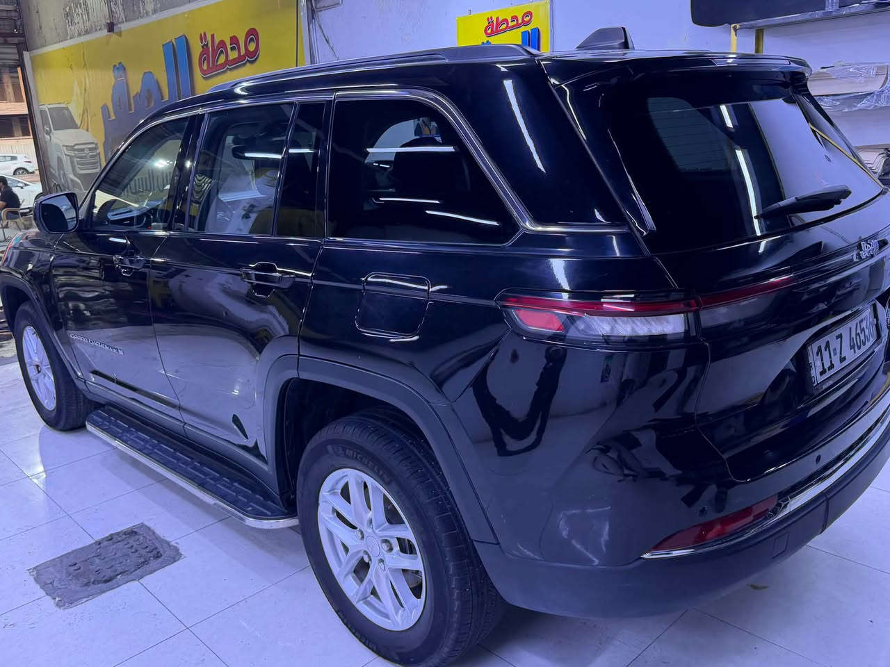 جيب موديل 2023
وارد امريكي حادث السياره في امريكا
 دعاميه اماميه 
ماشيه 29 الف ميل 
وصار بيها حادث عندي جاملغ خلفي ايسر مكان السياره بغداد البنوك السعر260 وبيها مجال 
***********
