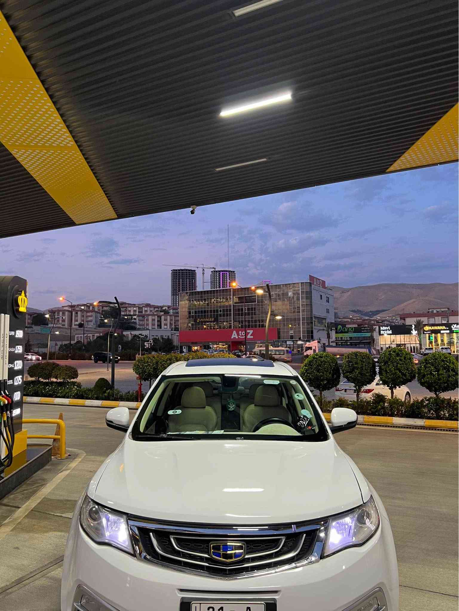 ***********  سليمانى 
ته نيا ٩٦ $ 
🚙 جیلی ئێم گراند (Geely Emgrand X7 Sport)   مەکینە ٢.٤ بيلاد گيرو مه كينه كامرى بيلاد  
نه گێڕ نە مەکینە نە کراوەتەوە
مۆدێل: ٢٠٢١ فول ماسه فات
تۆربۆ نیە  
گێڕ: ئۆتۆماتیک و عاديو سپورت .
٥٢ هەزار رۆیشتوه
گێرومه كينه و ته بريدو ته قه و ره قه به شه رت 
 ته حويلو خرامه به شه رت تا ٢٠٢٨ تازەیە 
به س بونيت و چەمەلەخی سەکن پێشەوە بوياخه  کەمیک ناوی گرتوە (سەیارەیەکی زۆر پاکە).
 پانوراما  و سلاید 
گيچ ئه لكترونى 
کوشن جلد ناو زەرد + کوشن کارەبایی.
 بەسمە هه ردو به سمه م ى شه ريكه ى ماوه + برێک بەسمە ؤتو هولد و تراكشن و يكو و سپورت
ئاوينه ى ئه خه وى ته حديد سورعه و سوكان فوليوم  
 حاسەی پێش و دوا + کامێرای .
 ده سكو ئاوينه و پانؤراما ؤتويه 
فڵچە و لایت ئۆتۆ 
*********** السليمانية, العراق
