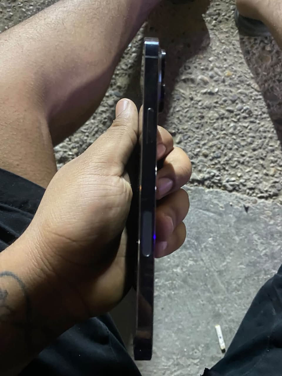 سلا م عليكم ايفون 13promxs وتر بروڤ كلشي موضح بل صوره بطاريته 81%وذاكرته256 للبيع او مراوس  خاص مفتوح واتساب مفتوح ***********

نص مكتوب في الصور:
- 7:31 88 About Name عبدالله iOS Version 26.6.2 Model Name iPhone 13 Pro Max Model Number NLF63LL/A Serial Number CQYRV60NM7 Coverage Expired Songs 0 Videos 1,285 Photos 995 Applications 54 Capacity 256 GB Available 13.95 GB Wi-Fi Address 2C:76:00:37:06:F5
