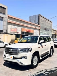 لاندكروزر GXR • ٢٠١٦ • رقم شمالي