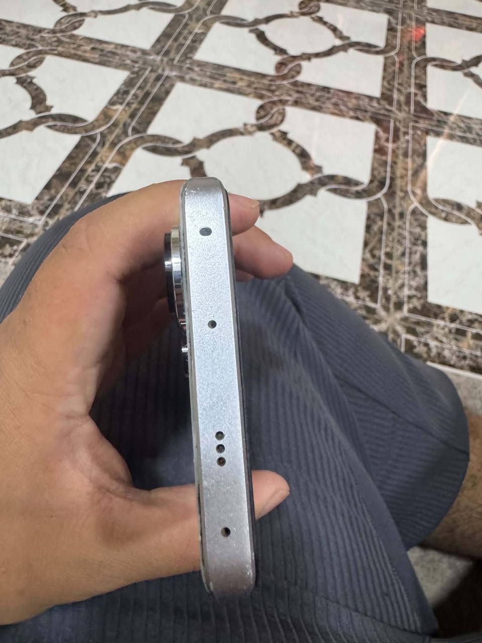 السلام عليكم ريدمي نوت13 برو بلص للبيع او مراوس ذاكره512 رام12+12 بطاريه5000 شحن120 واط ببجي90 فريم فول سلاسه 
كامره200 ميغابيكسل مبدل ضعر ومشرك فقط شرط حيل ما مأثر سعر 290 وبي مجال ويرهم مراوس متواجد واتساب فقط***********
