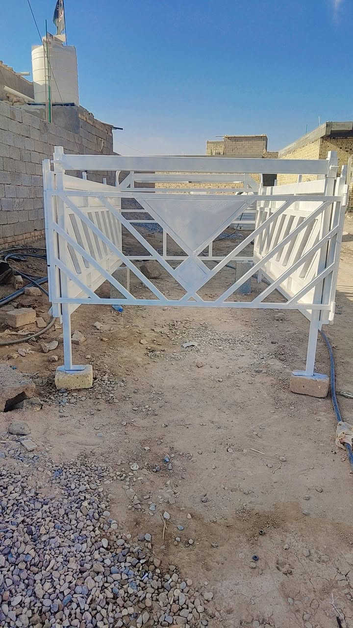 محجر كيه بنگو نظيف للبيع 🚗✨
الحالة: نظيف وجاهز للتركيب.
​السعر: 400 ألف دينار (وبيه مجال بسيط للشراي ).

​الموقع: قضاء الرفاعي / صوب بني رجاب.
​ للاستفسار، ***********
